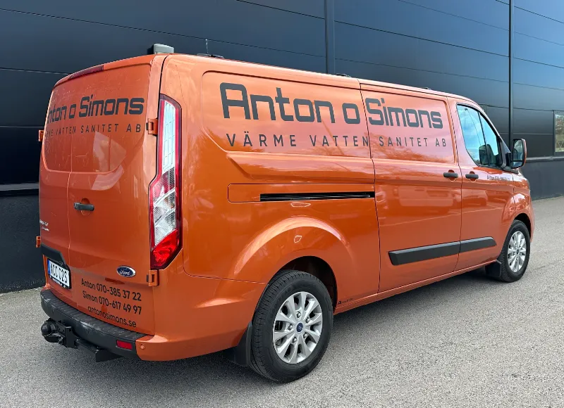 Anton och Simon installerar värmepumpar i Falkenberg