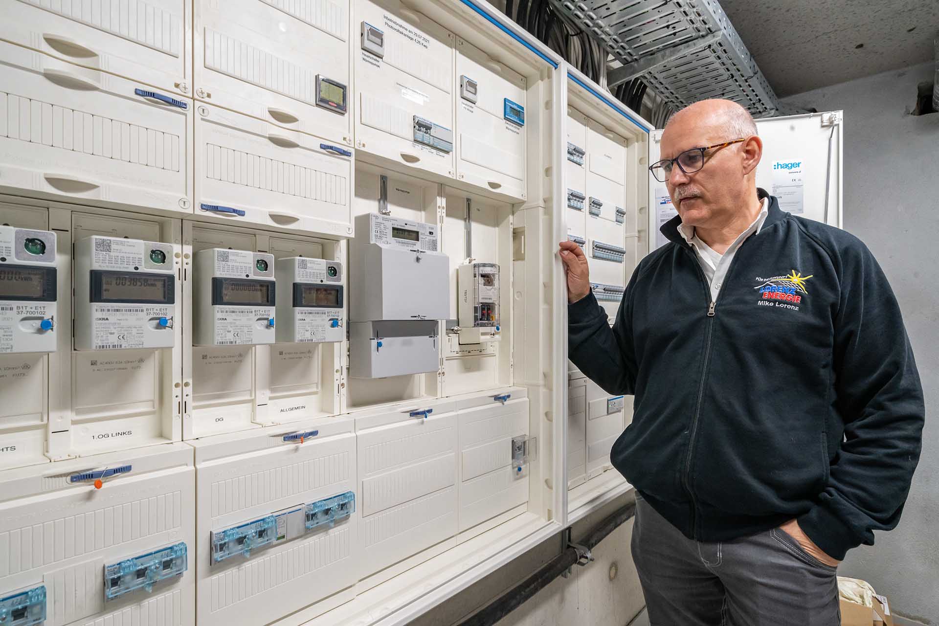 NIBE Effizienzpartner am Schaltkasten