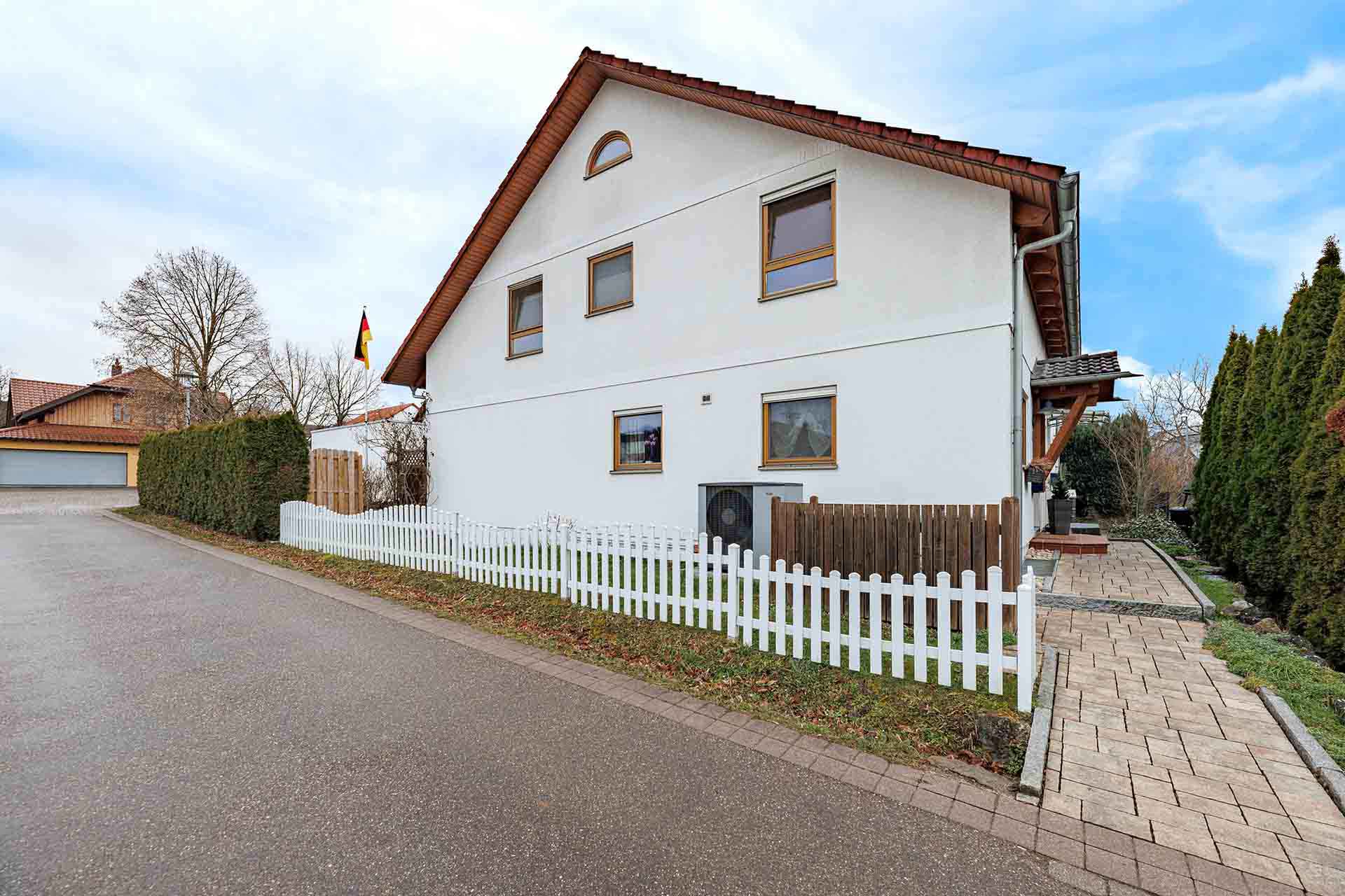 NIBE Luft/Wasser-Wärmepumpen am Doppelhaus in Markgröningen